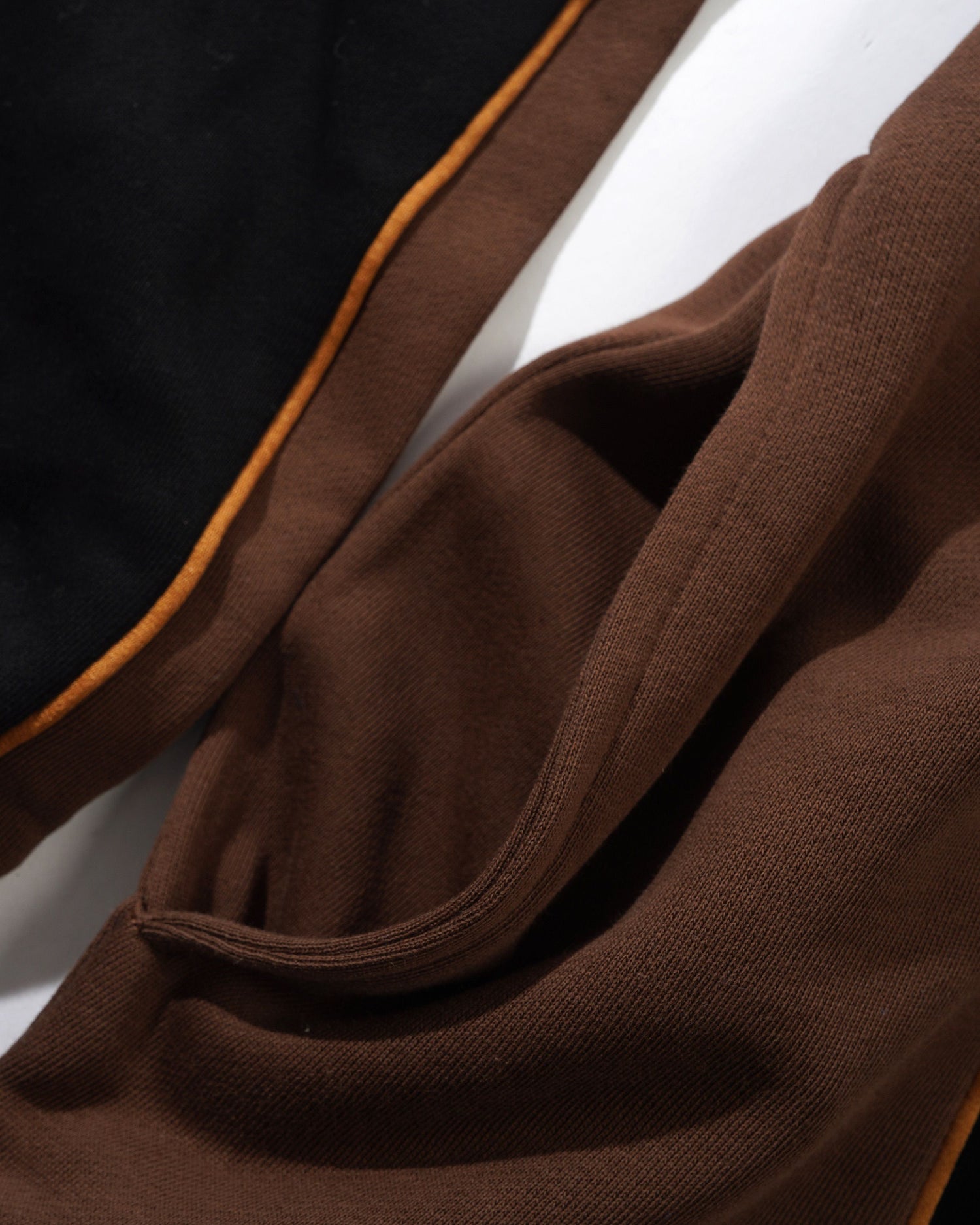 Outline Zip-Thru Top, Black / Chocolate