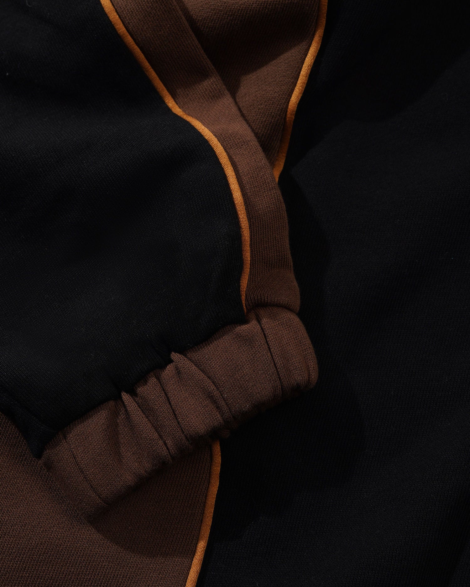 Outline Zip-Thru Top, Black / Chocolate