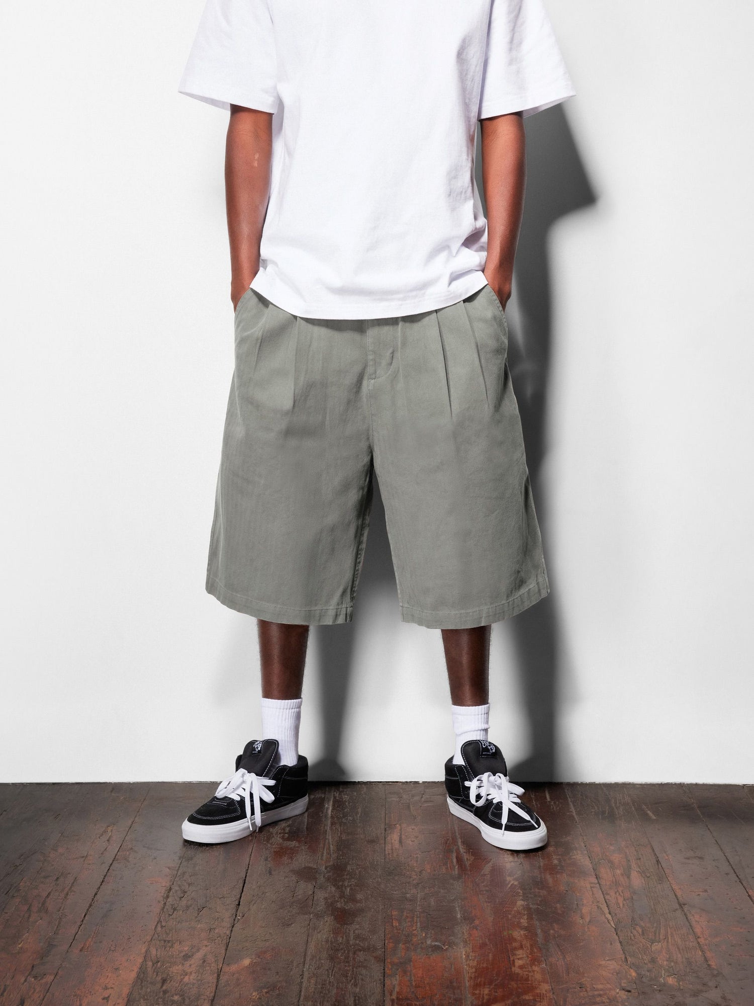 Pleated Shorts, Washed Fatigue